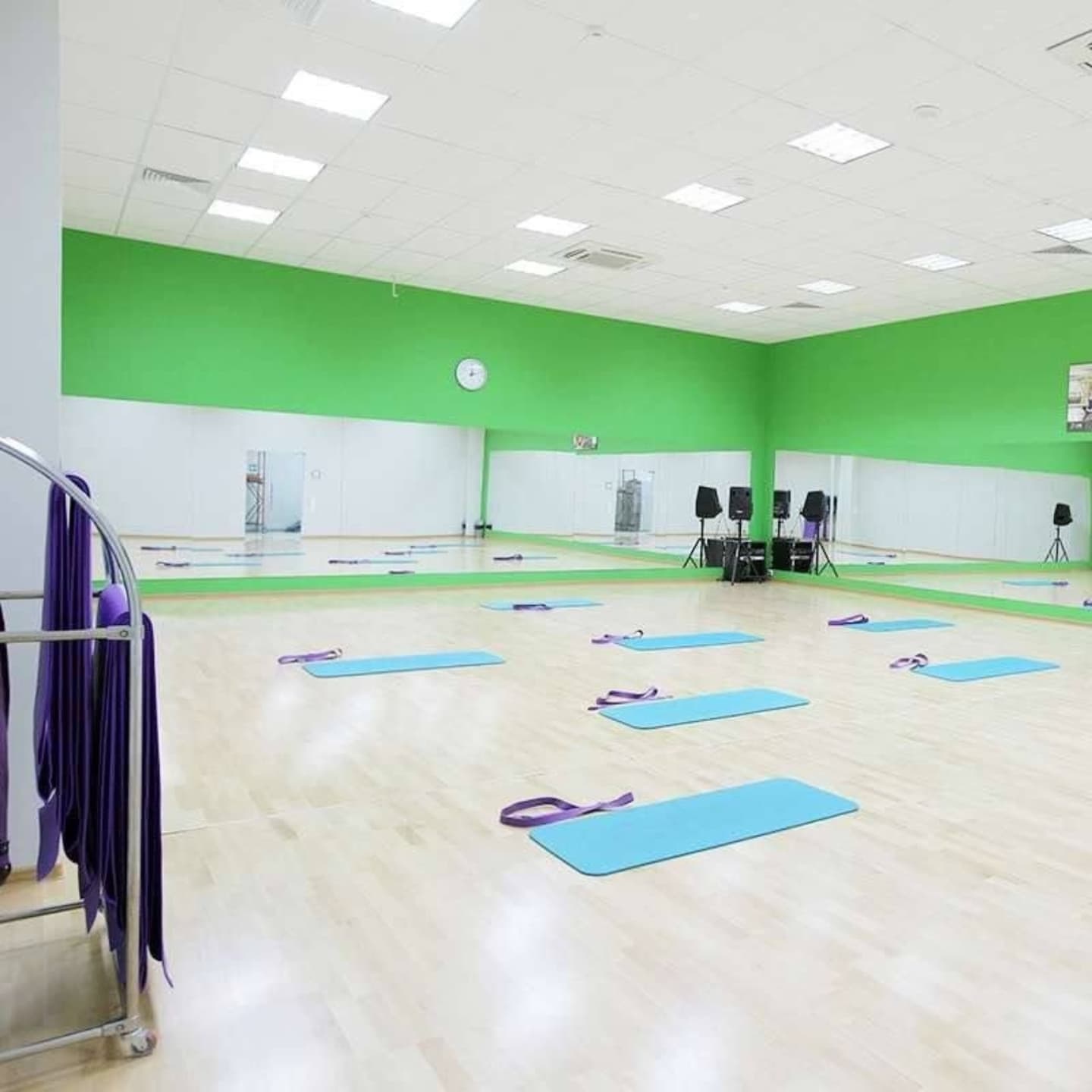 Приглашаем вас в клуб X-Fit Меридиан